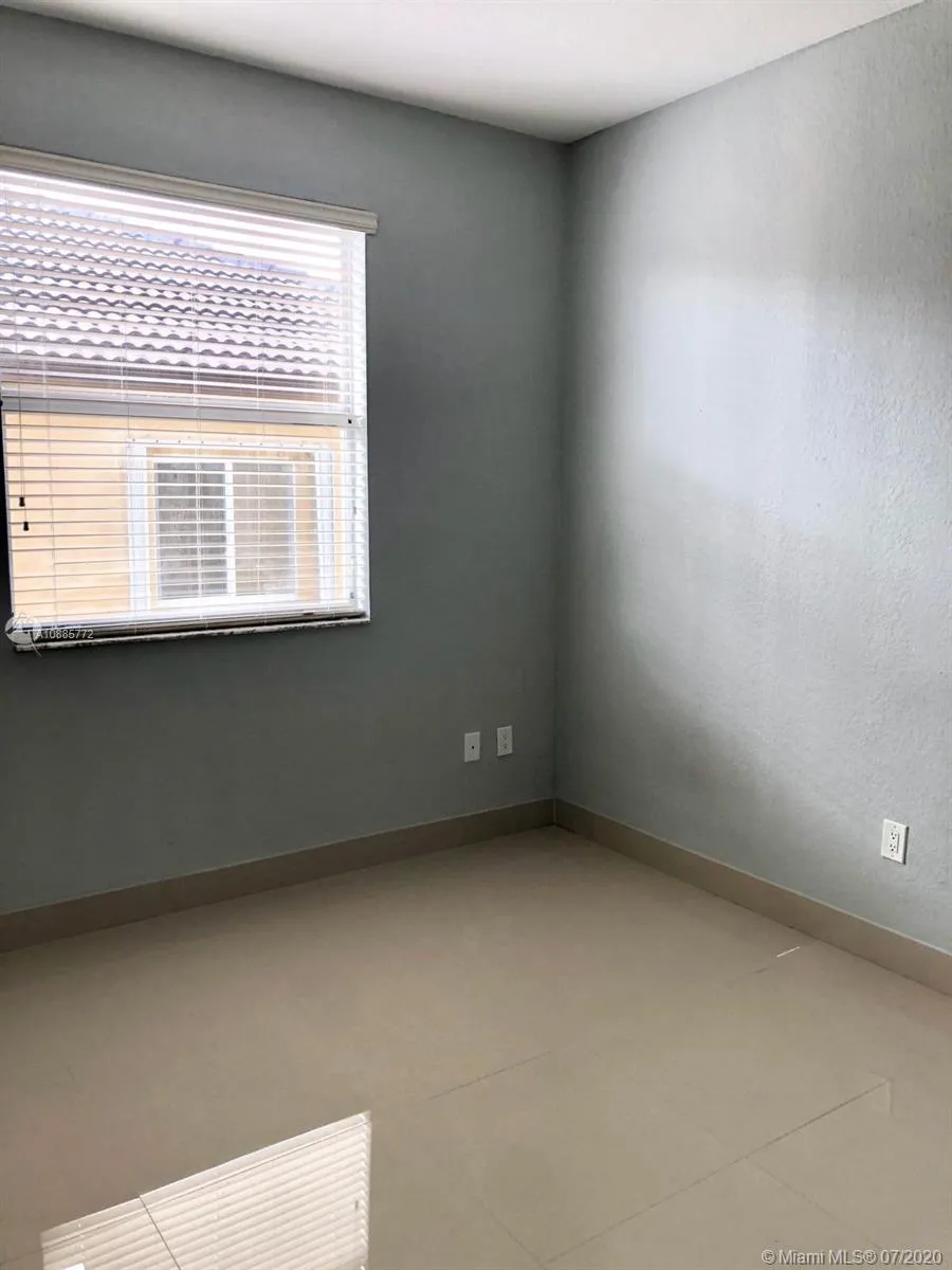 3965 NE 15th St, Homestead FL 33033