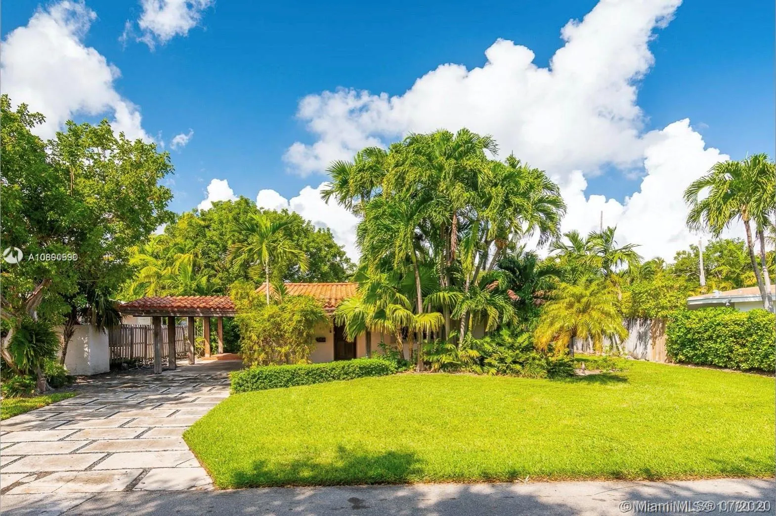 261 Greenwood Dr, Key Biscayne FL 33149