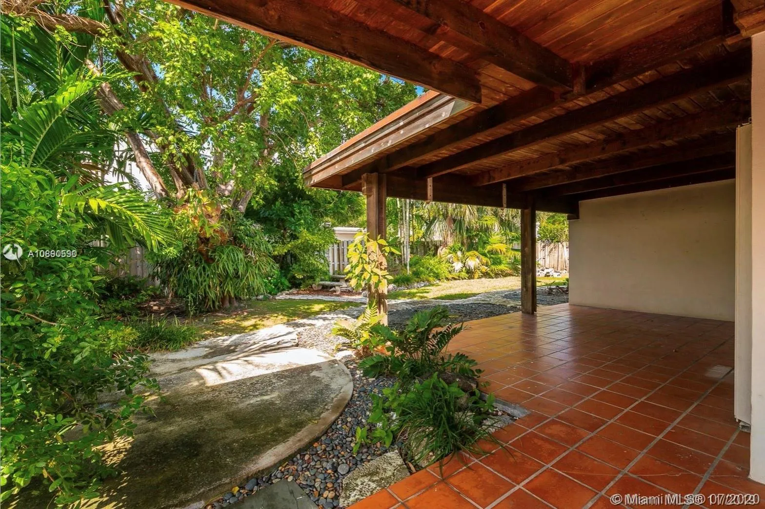 261 Greenwood Dr, Key Biscayne FL 33149