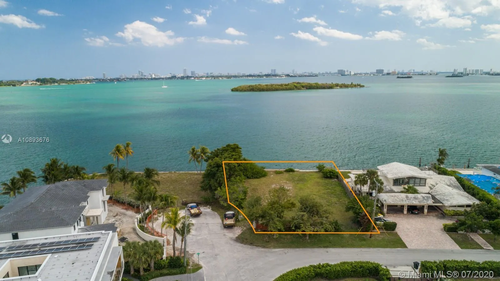 11404 N Bayshore Dr, North Miami FL 33181