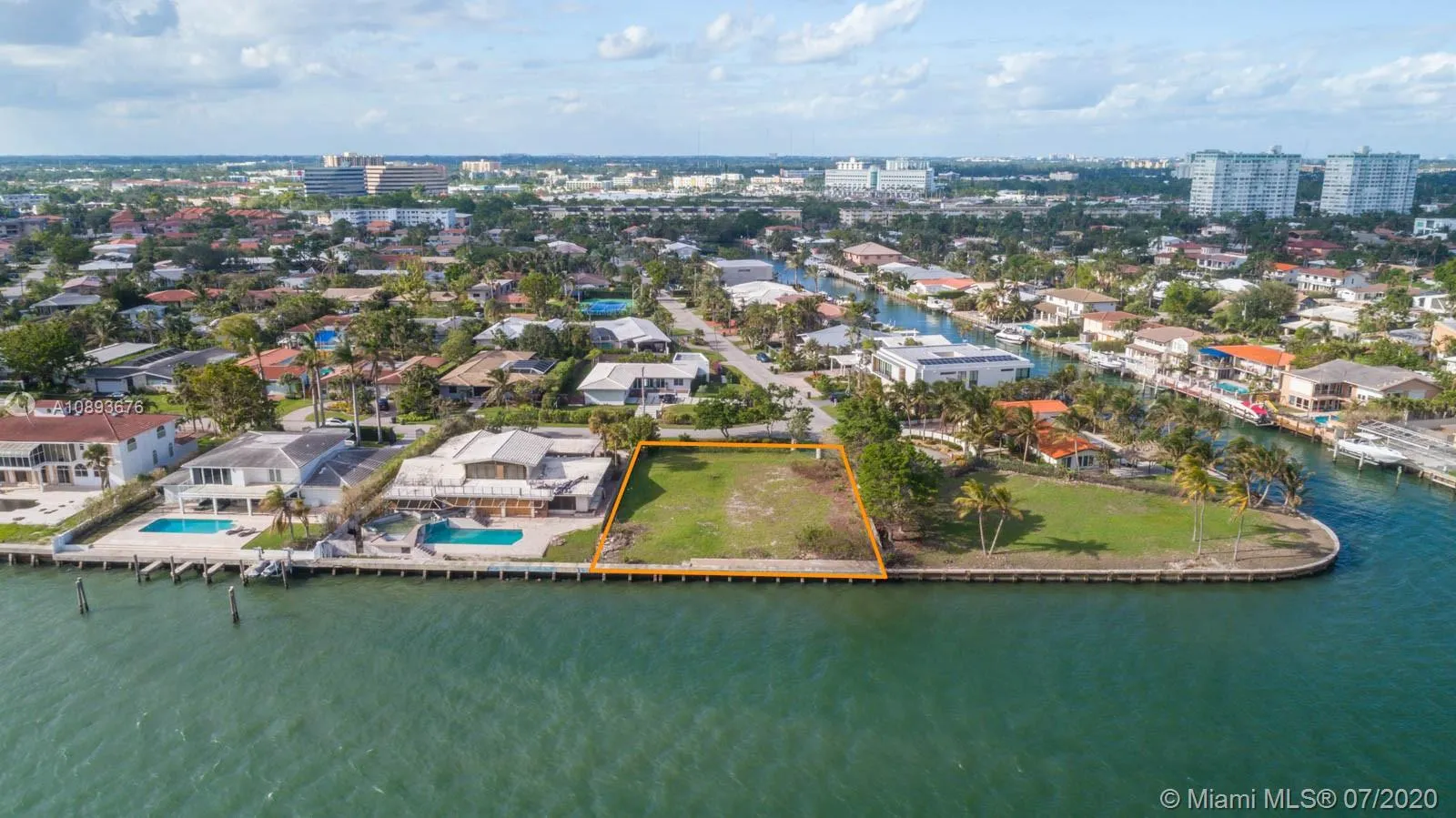 11404 N Bayshore Dr, North Miami FL 33181