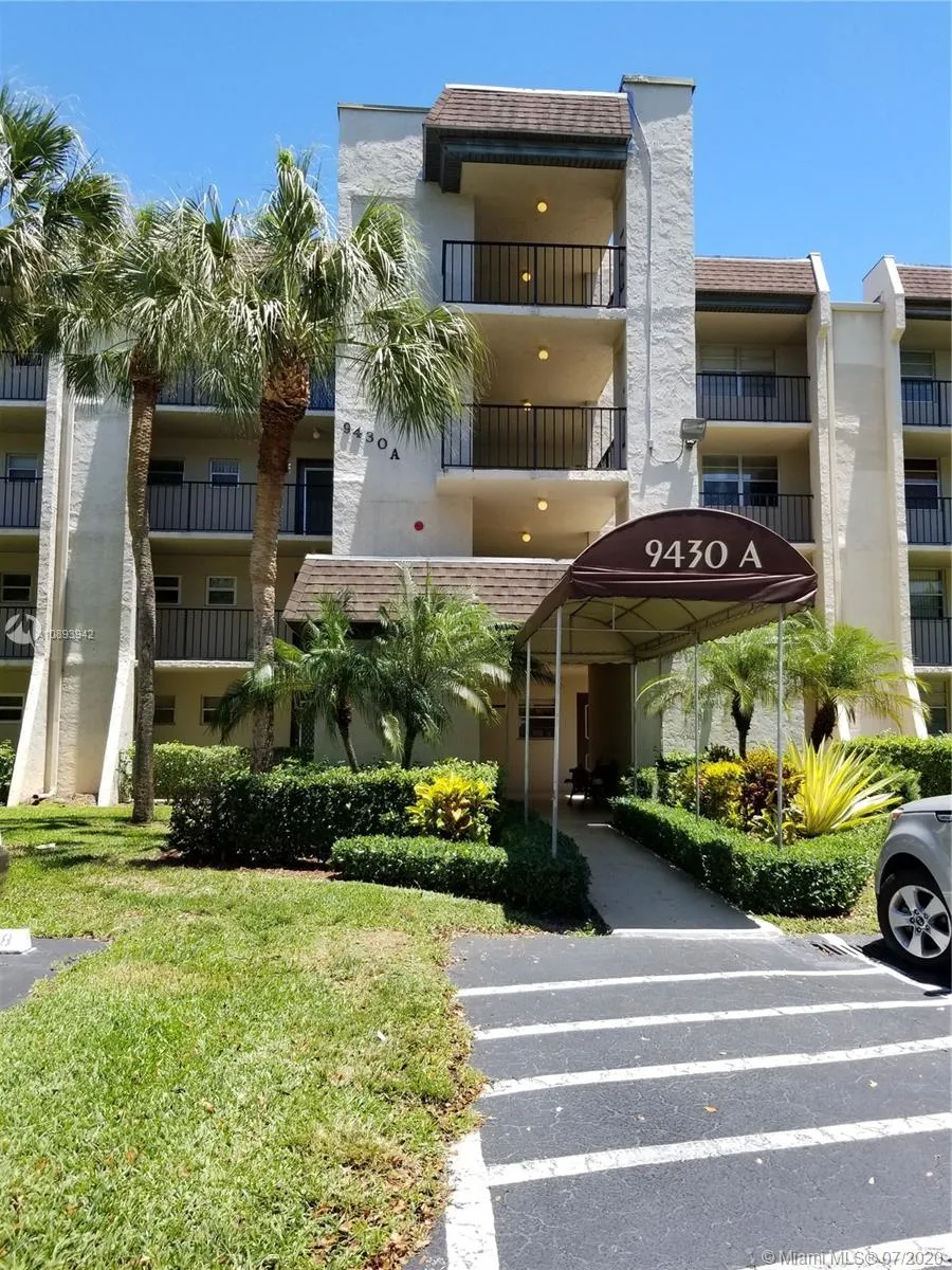 2 bedroom 2 bath for sale at 9430 Poinciana Pl # 212, Davie FL 33324
