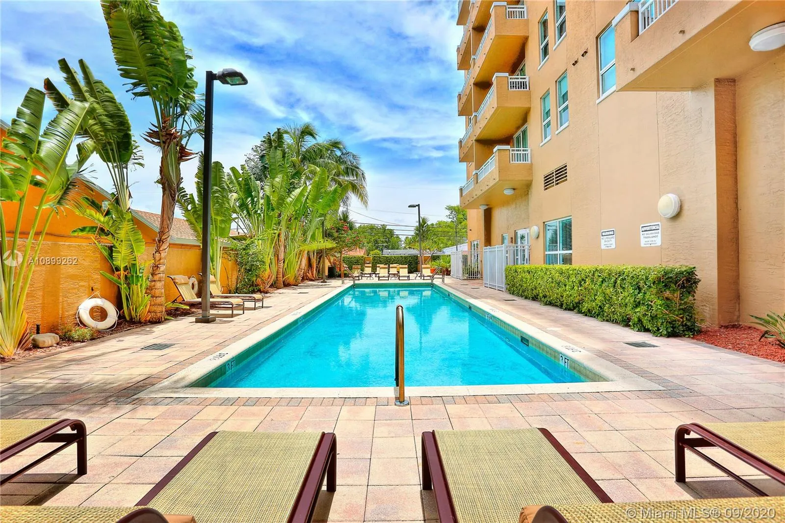 1 bedroom 1 bath for sale at 2665 SW 37th Ave # 610, Miami FL 33133