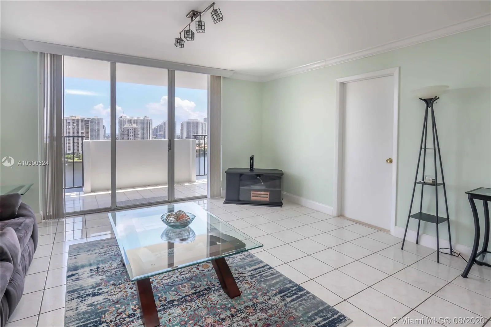 2750 NE 183rd St # 1910, Aventura FL 33160