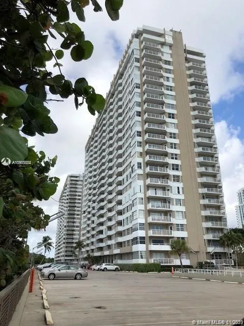 1980 S Ocean Dr # 2J, Hallandale Beach FL 33009