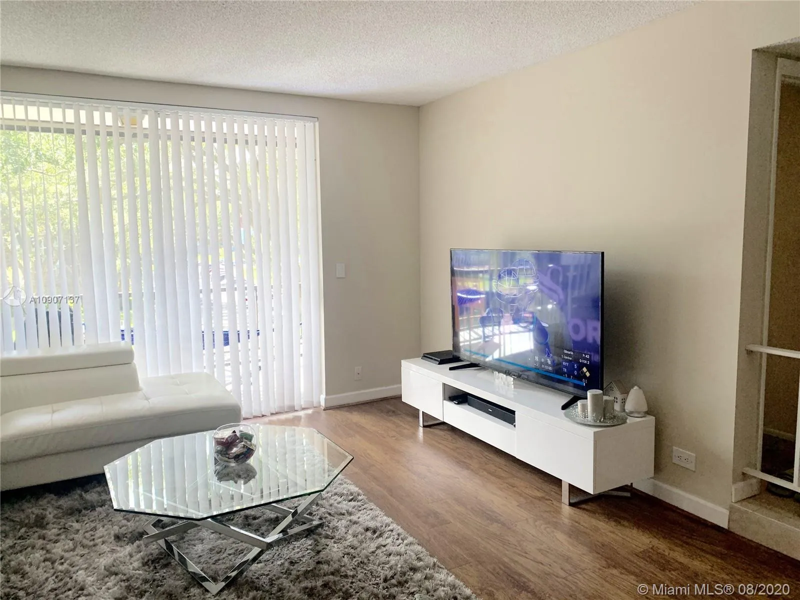 3670 Inverrary Dr # 3Q, Lauderhill FL 33319