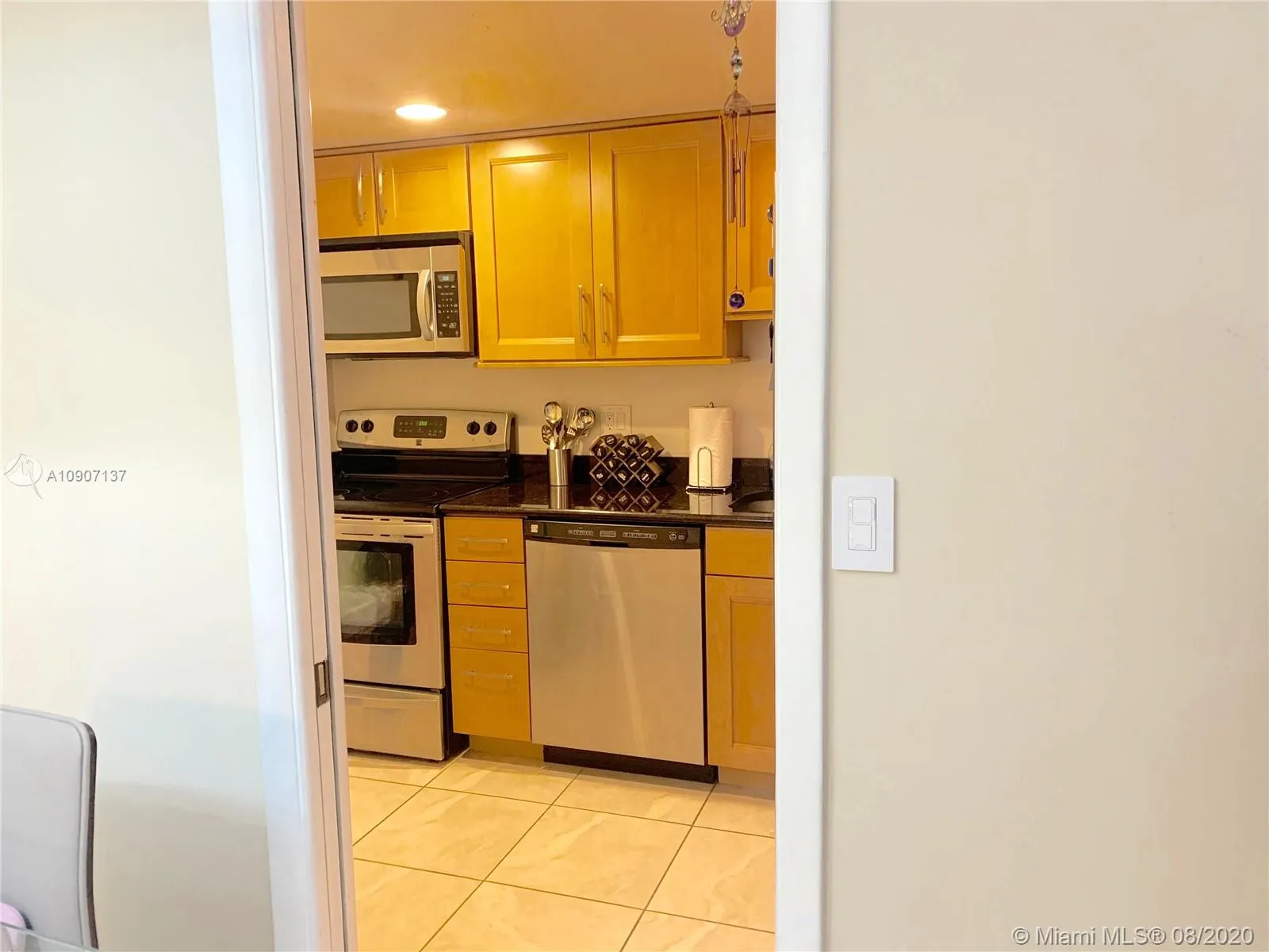 3670 Inverrary Dr # 3Q, Lauderhill FL 33319