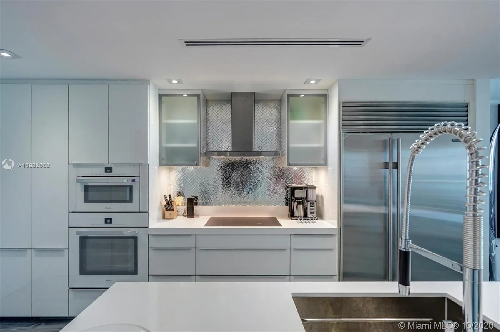 3801 Collins Ave # 1104, Miami Beach FL 33140