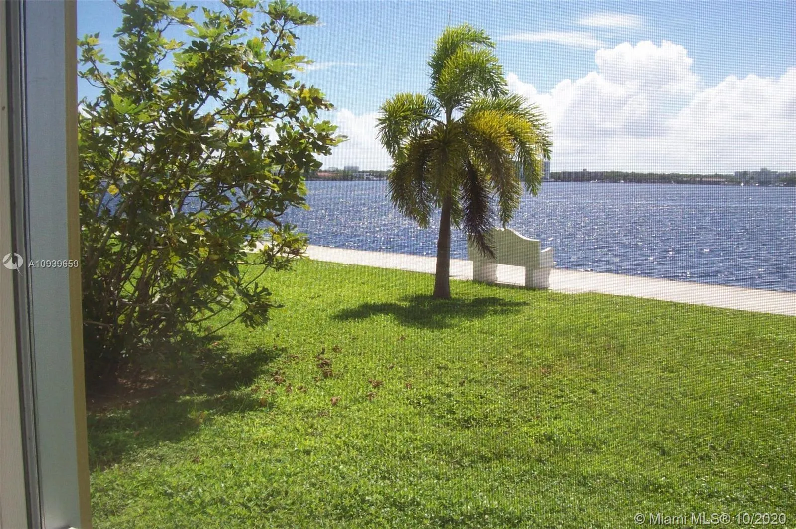 2920 Point East Dr # N111, Aventura FL 33160