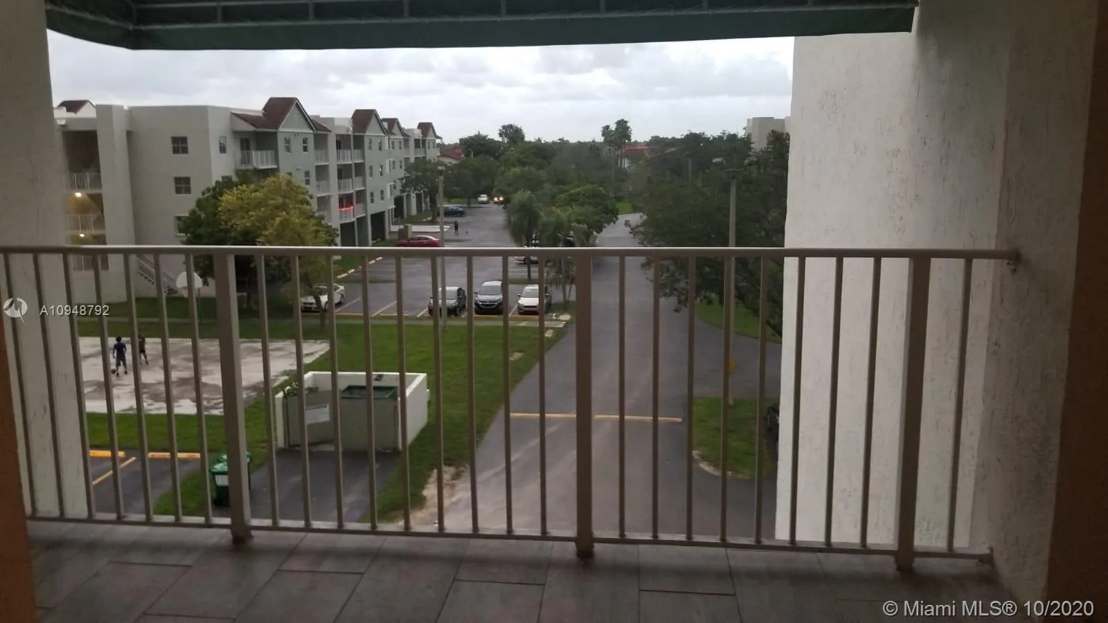 1 bedroom 1 bath for sale at 8240 SW 210th St # 313, Cutler Bay FL 33189