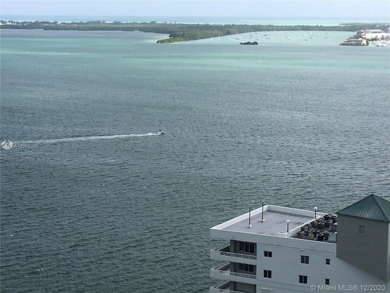 1 bedroom 1 bath for sale at 1300 Brickell Bay Dr # 2604, Miami FL 33131