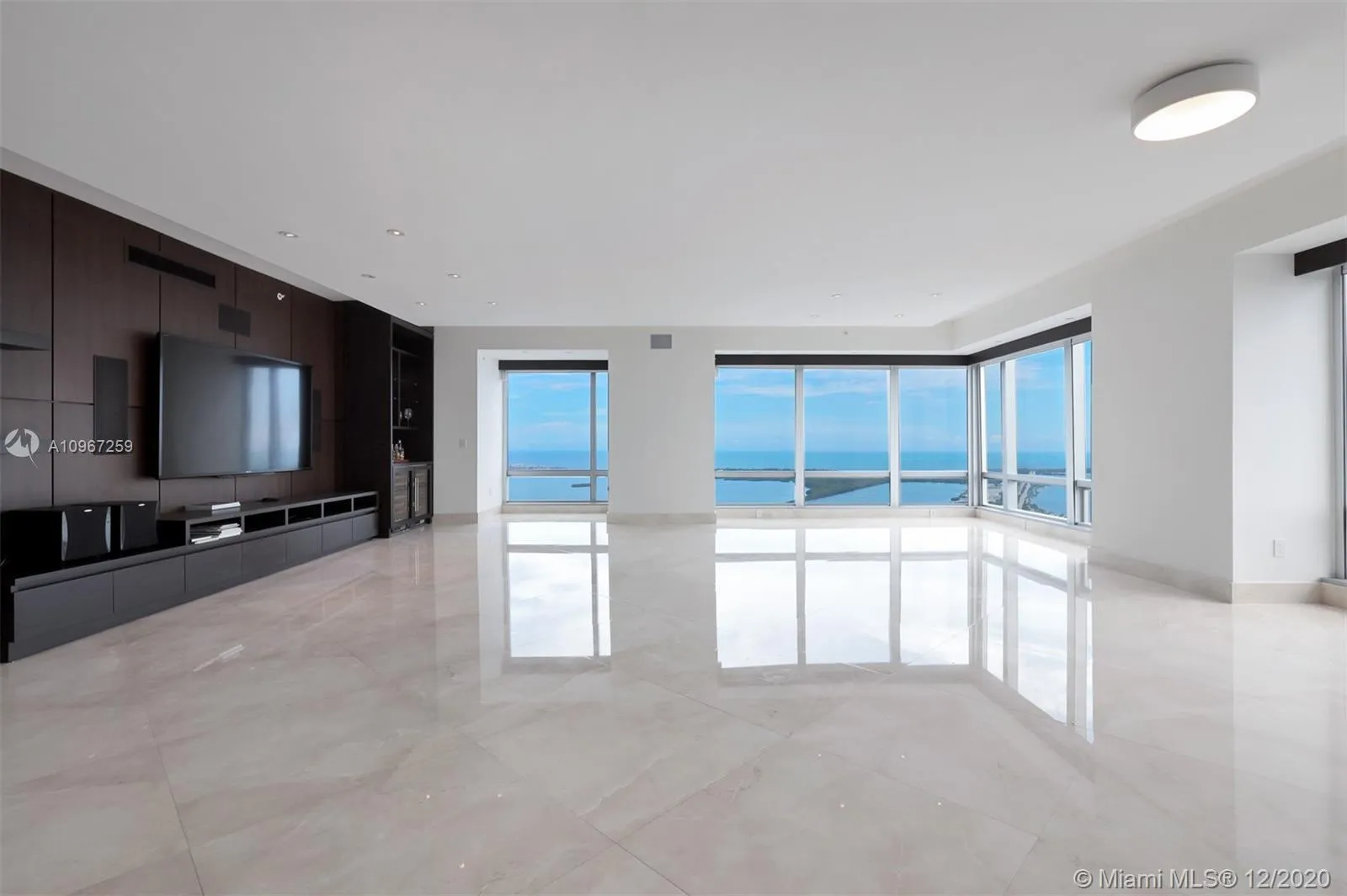 1425 Brickell Ave # 63F, Miami FL 33131