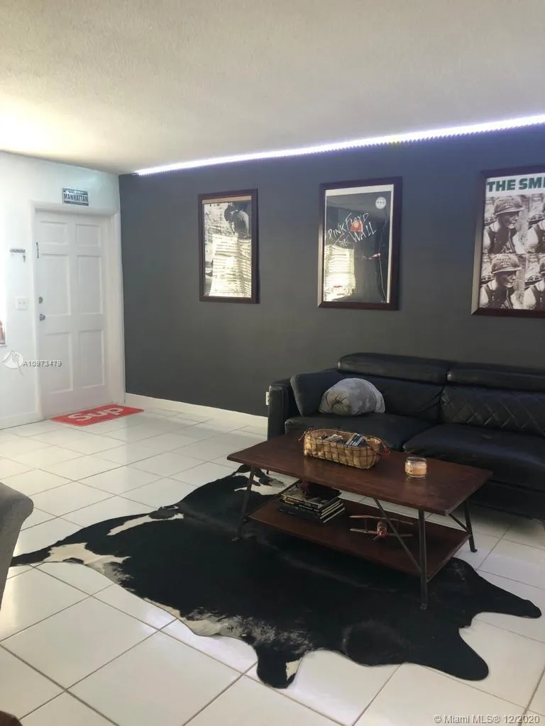 1 bedroom 1 bath for sale at 141 NE 10th Ave # 28C, Hallandale Beach FL 33009