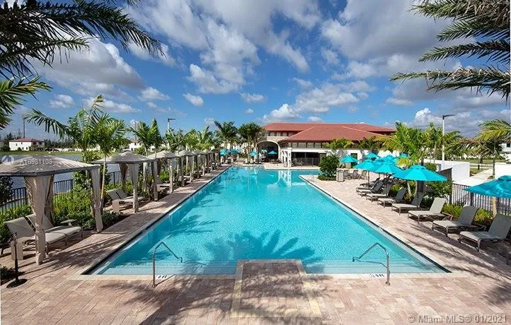 10521 W 35th Way, Hialeah FL 33018