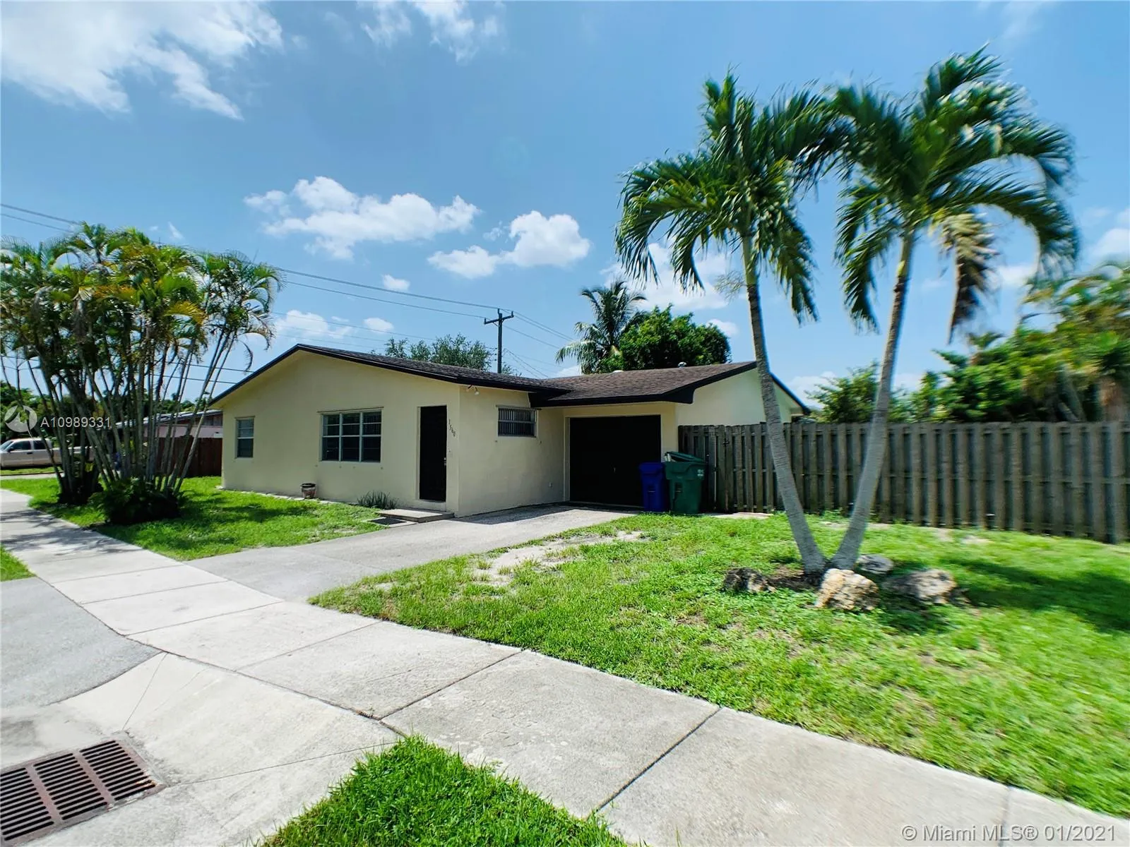4 bedroom 2 bath for sale at 1560 SW 47th Ave, Fort Lauderdale FL 33317