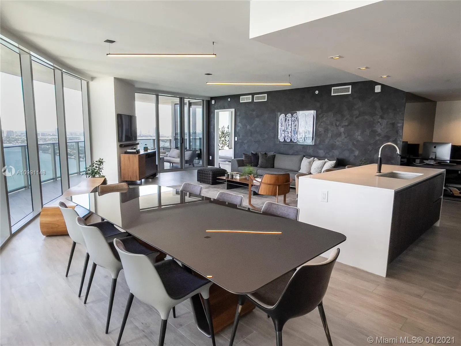 488 NE 18th St # 301, Miami FL 33132