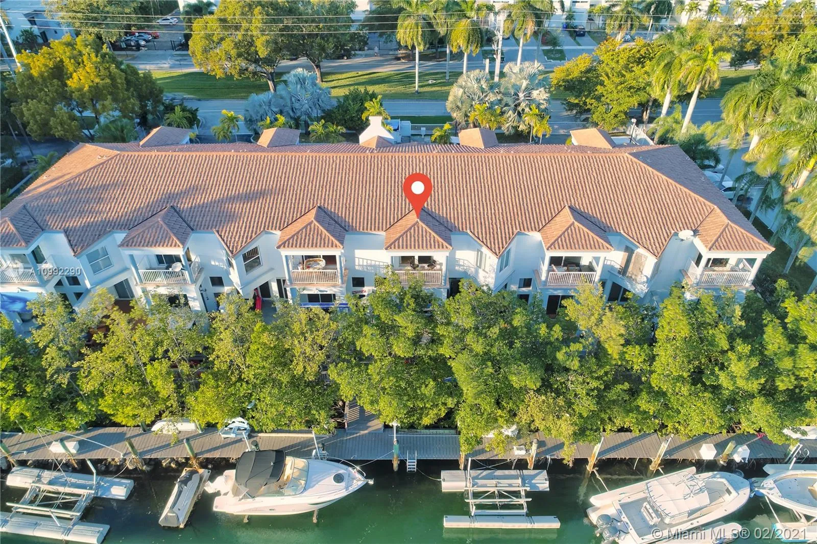 3 bedroom 3 bath for sale at 2410 NE 135th St # 2410, North Miami FL 33181