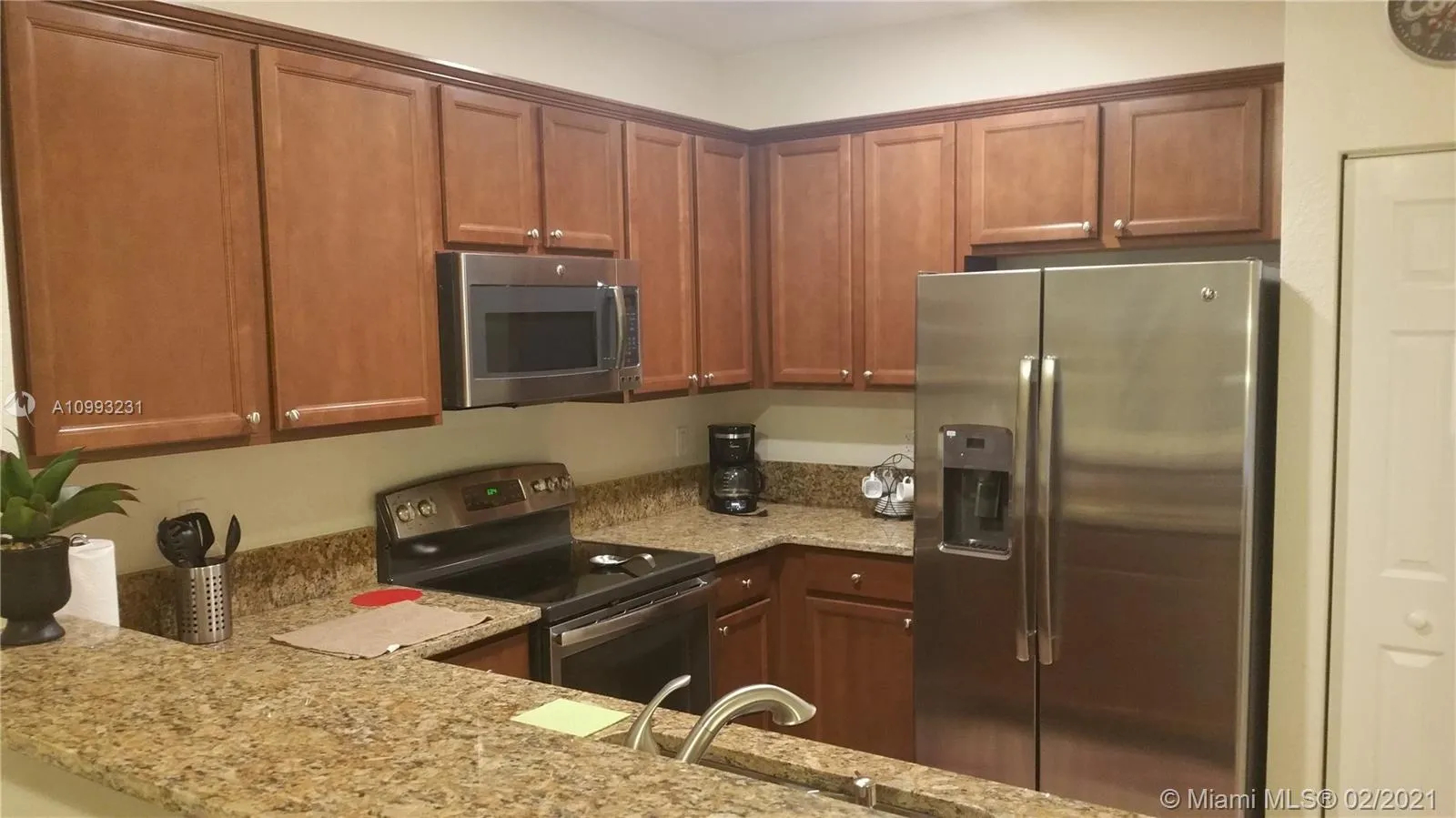 3 bedroom 2 bath for sale at 10630 NW 88th St # 211, Doral FL 33178