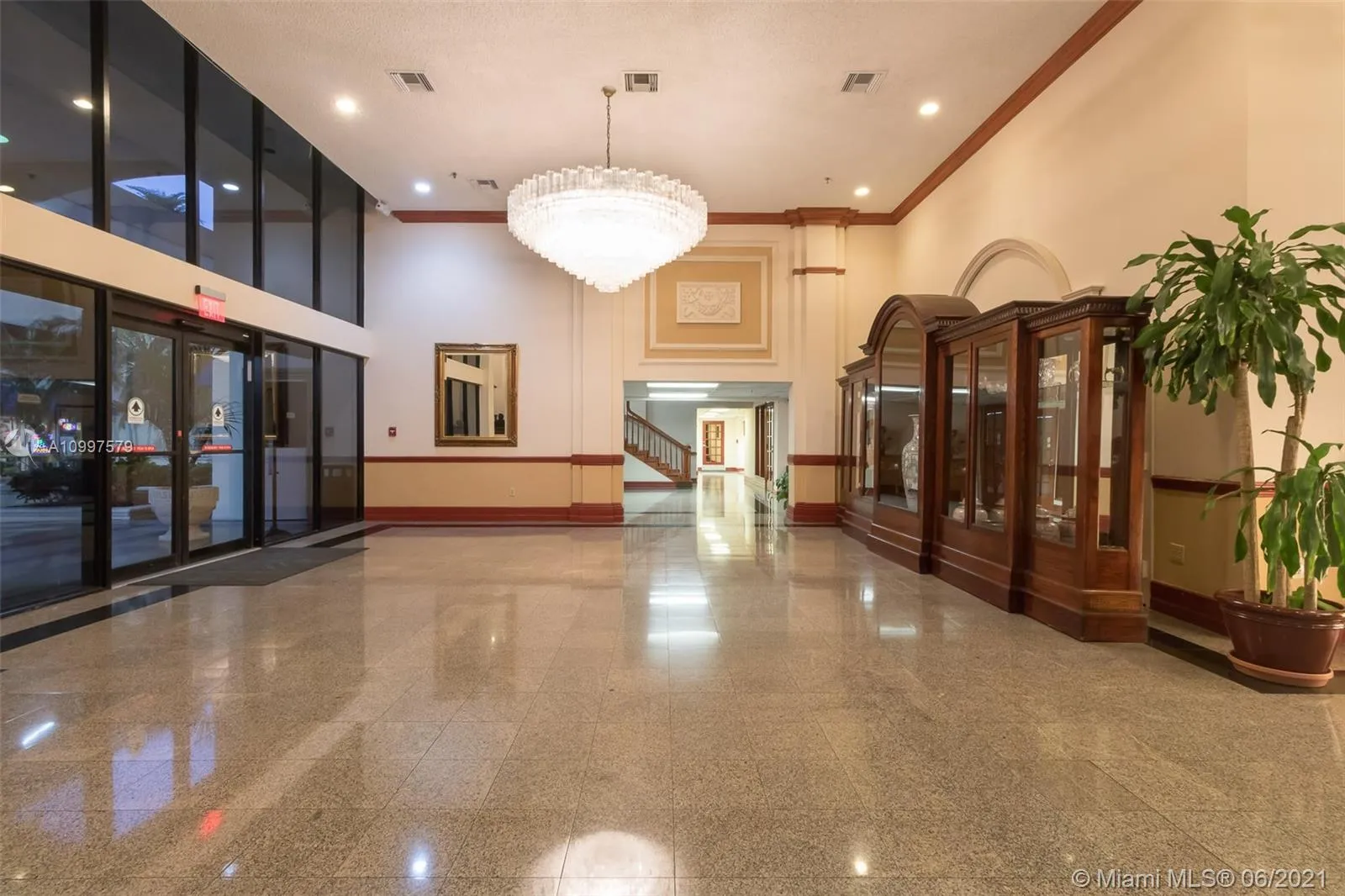 7601 E Treasure Dr # 1415, North Bay Village FL 33141