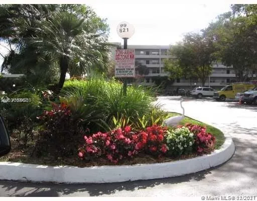 821 Cypress Blvd # 111, Pompano Beach FL 33069