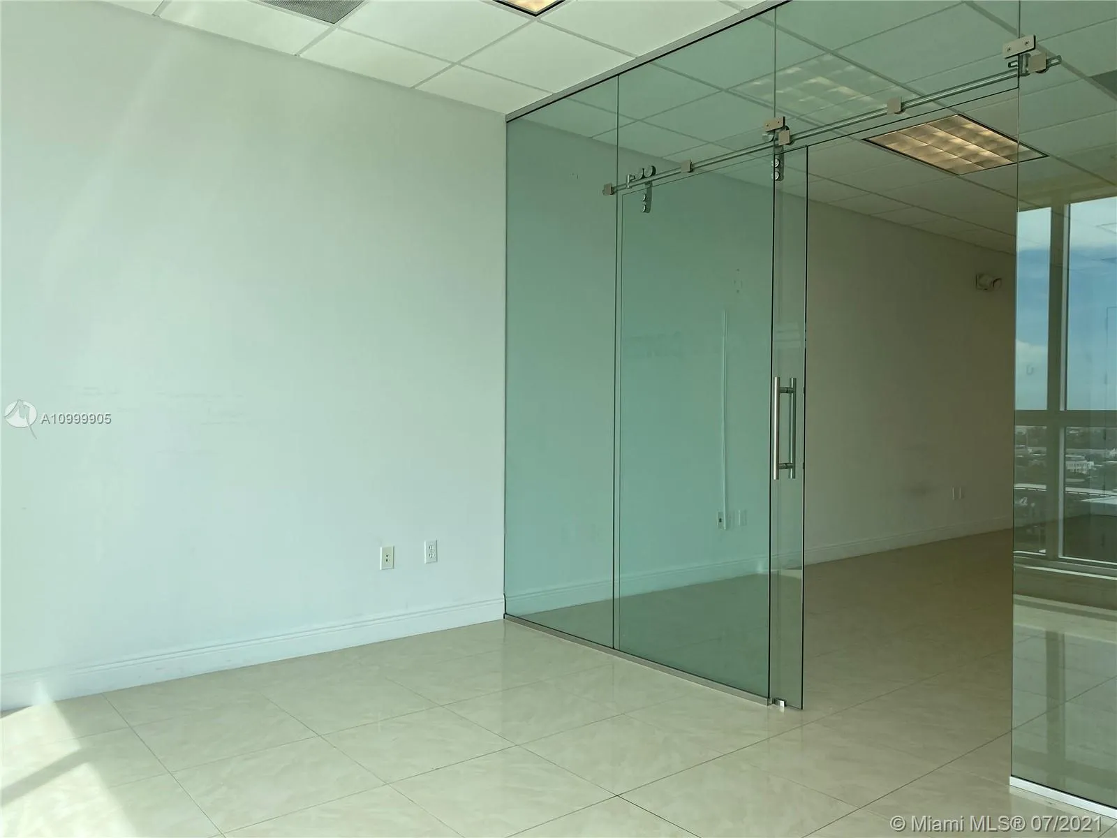 175 SW 7th St # 1214, Miami FL 33130