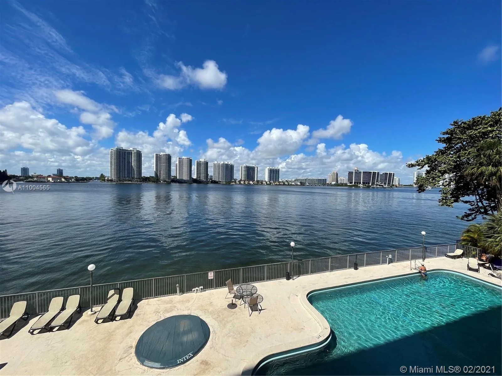 17500 N Bay Rd # S301, Sunny Isles Beach FL 33160
