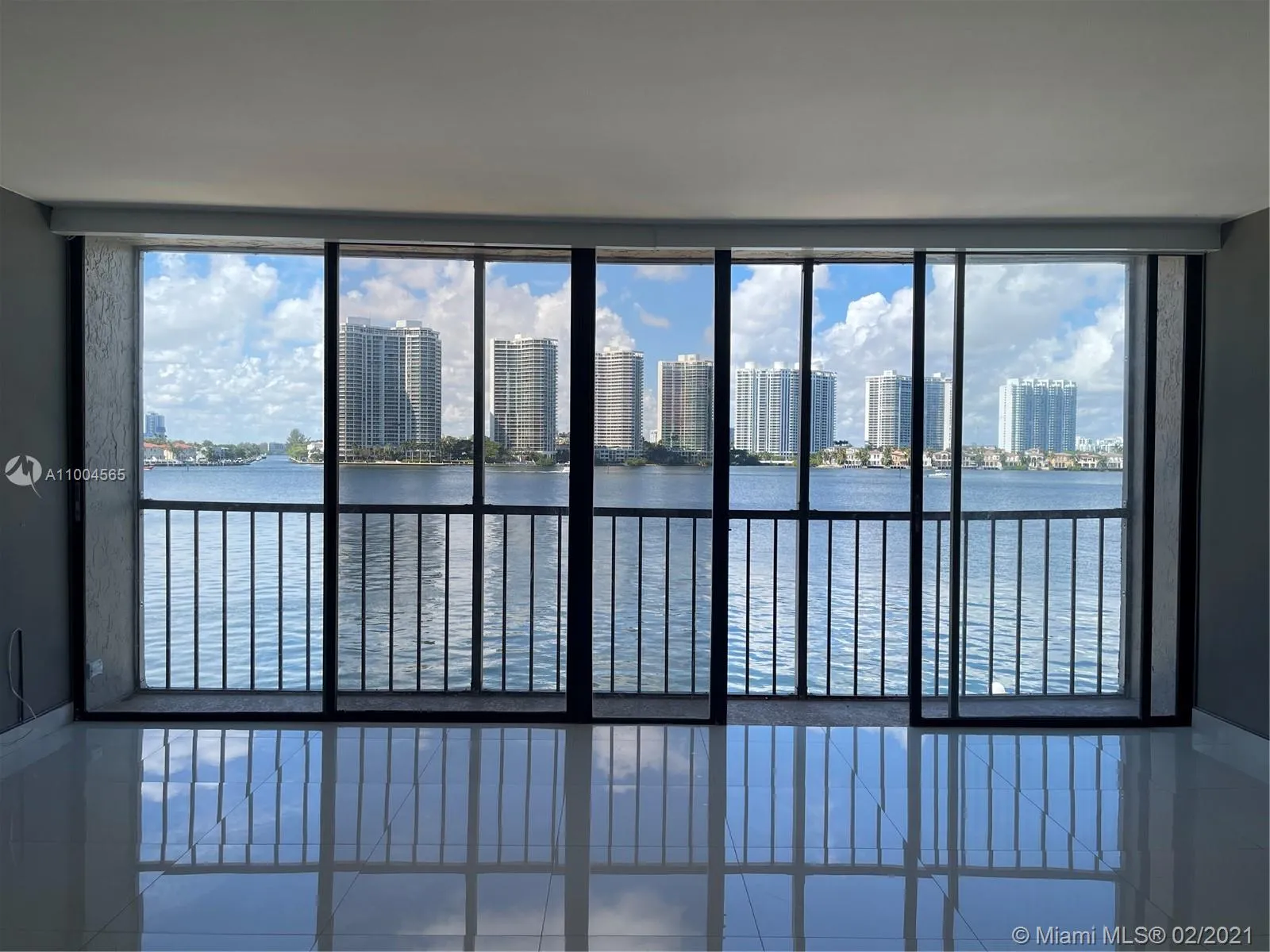 17500 N Bay Rd # S301, Sunny Isles Beach FL 33160