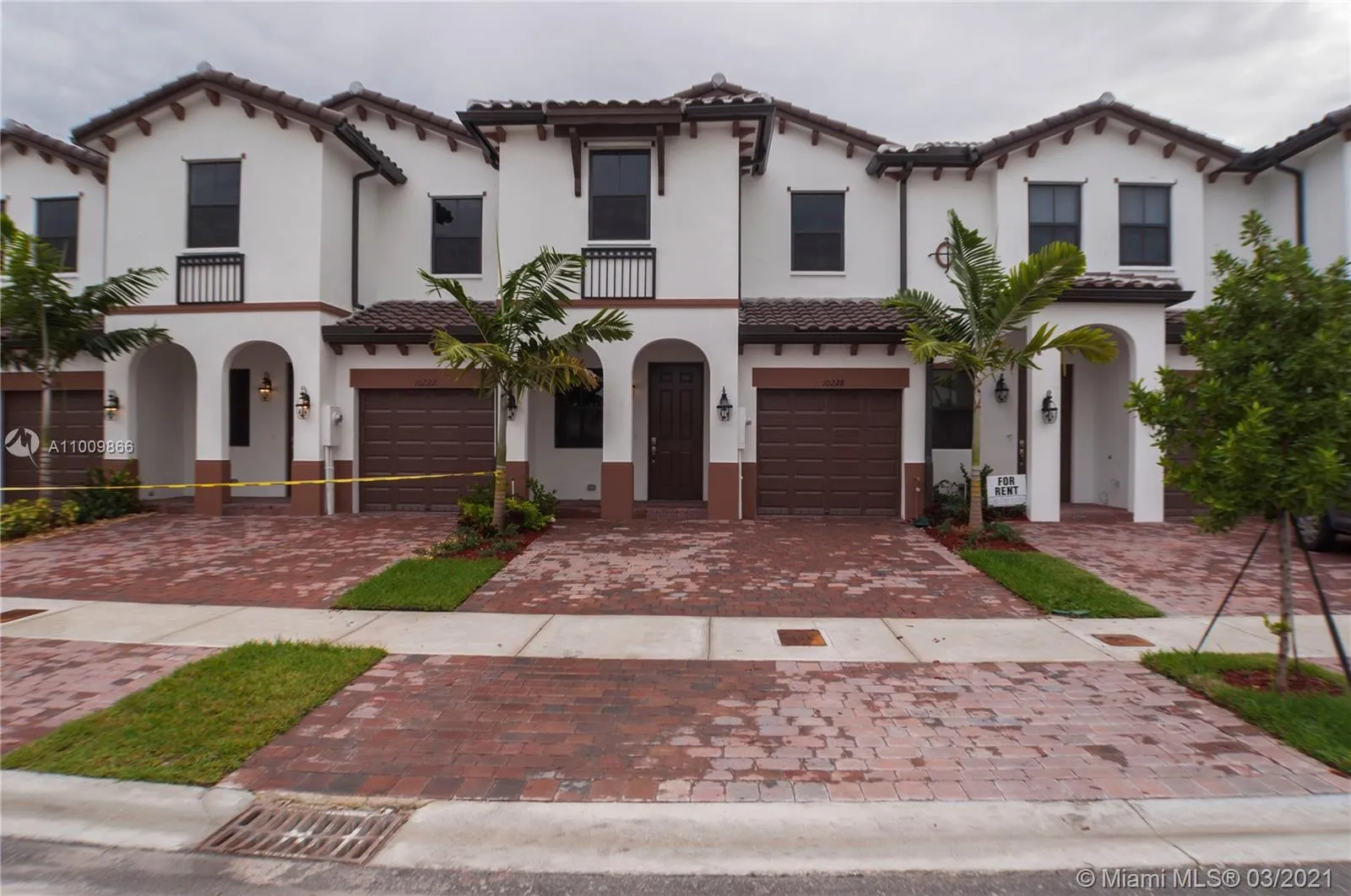 4 bedroom 3 bath for sale at 10228 NW 88th Ter # 10228, Doral FL 33178