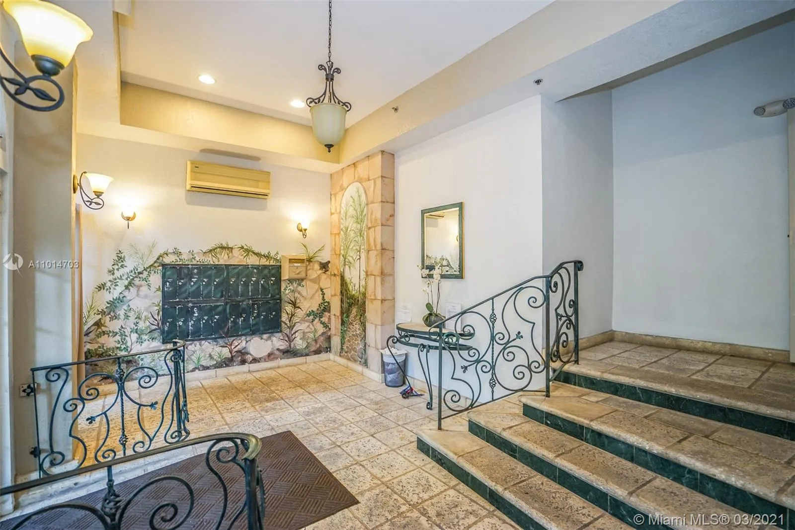 747 Michigan Ave # 203, Miami Beach FL 33139