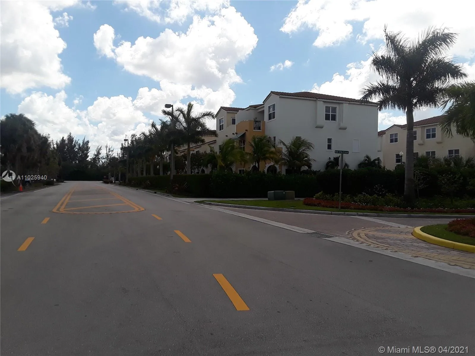 1732 NW 124th Pl, Pembroke Pines FL 33028