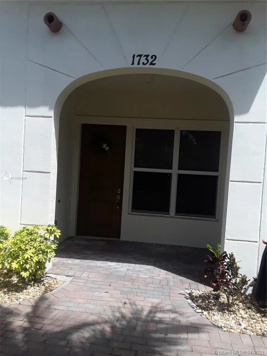 1732 NW 124th Pl, Pembroke Pines FL 33028