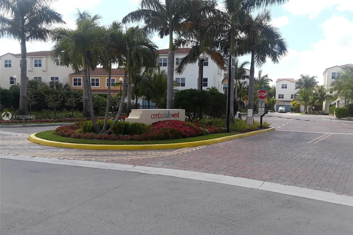 1732 NW 124th Pl, Pembroke Pines FL 33028