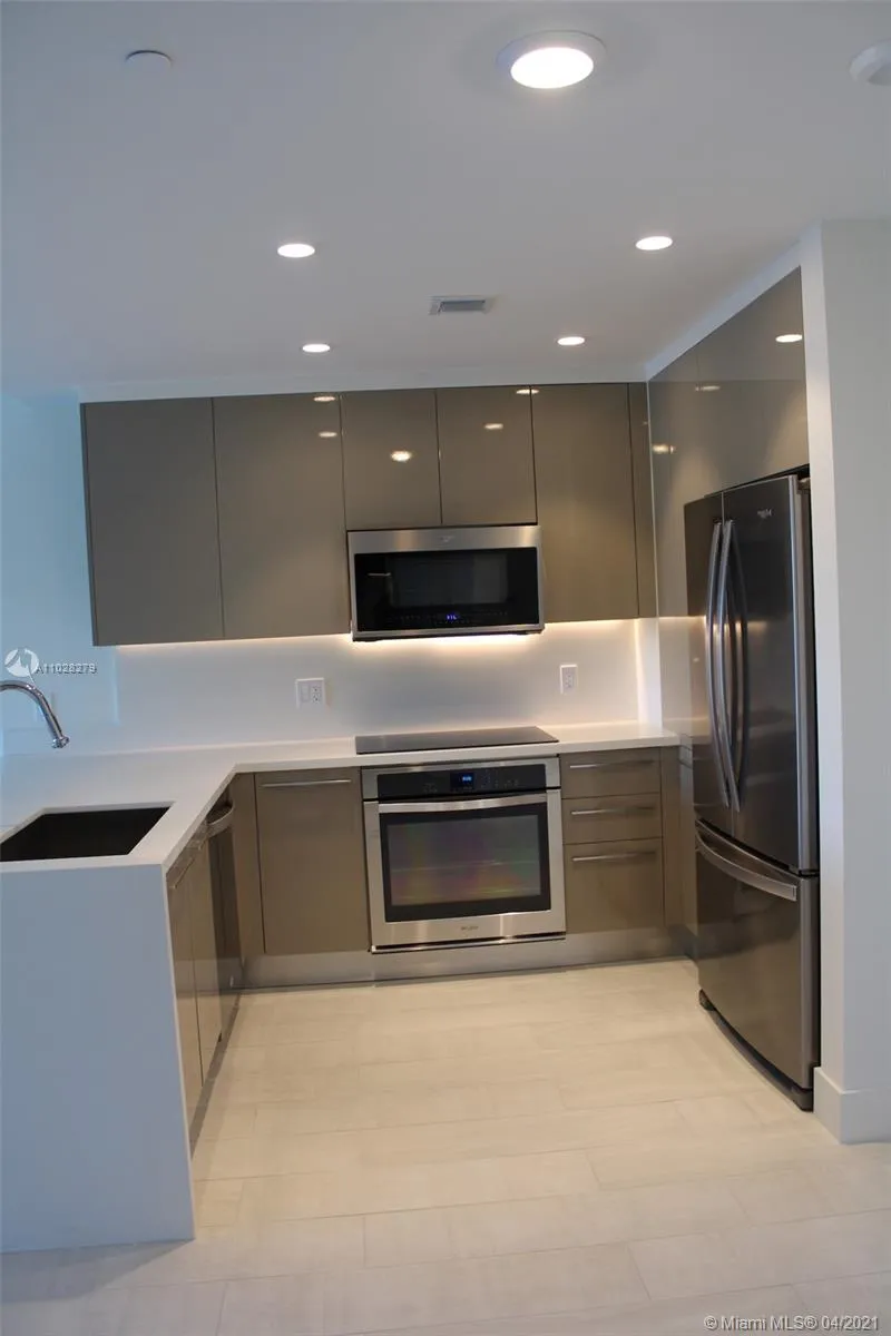 2000 Metropica Way # 202, Sunrise FL 33323