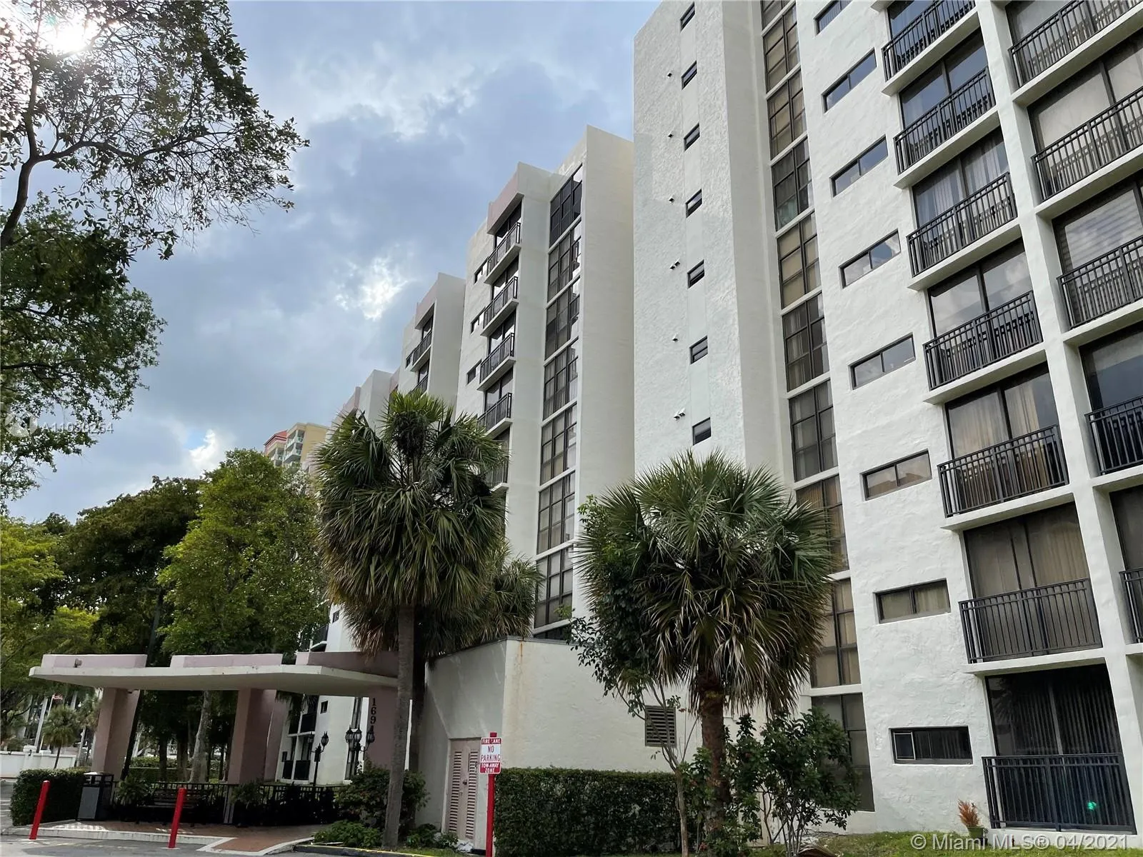 16919 N Bay Rd # 301, Sunny Isles Beach FL 33160