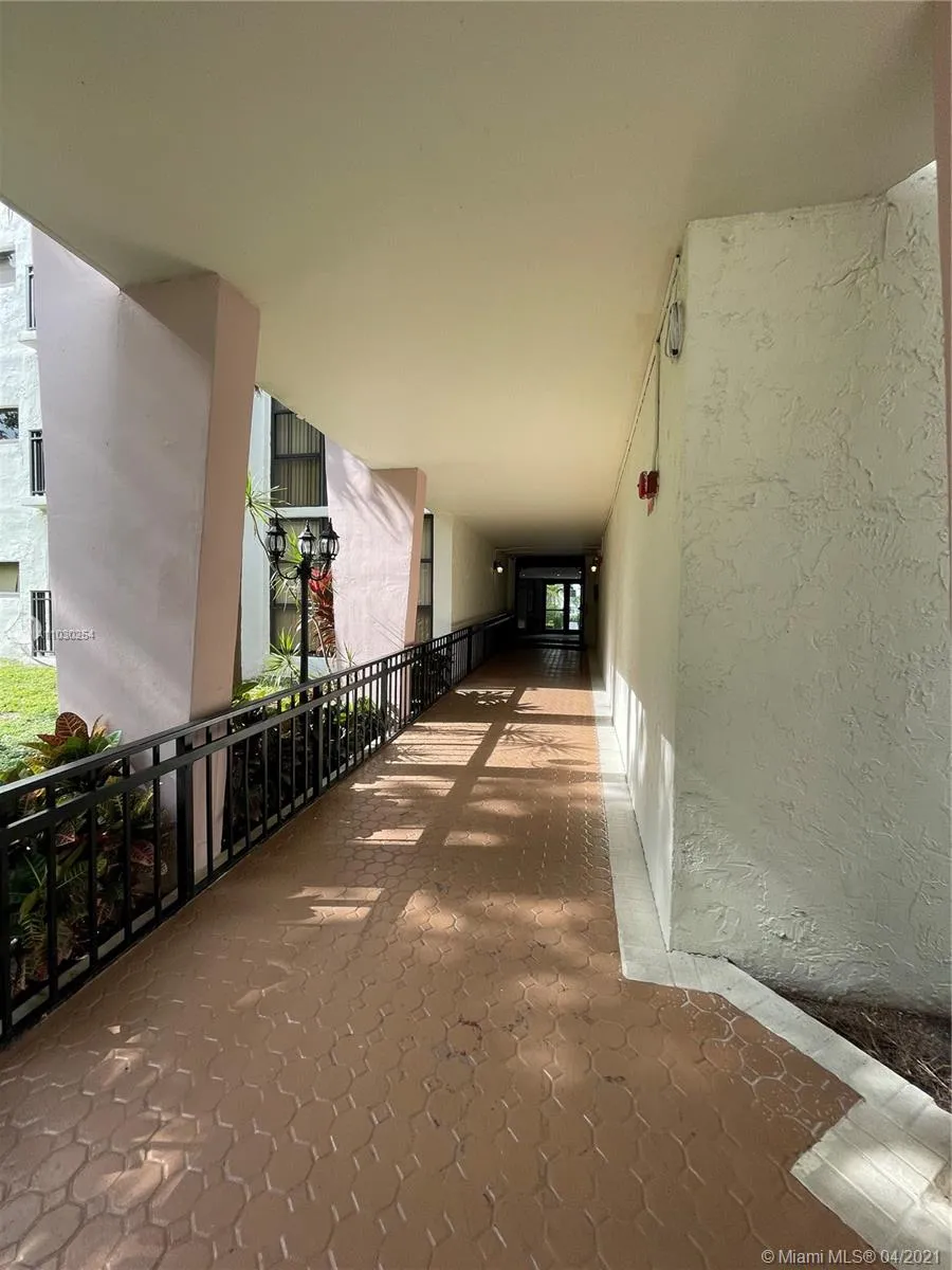 16919 N Bay Rd # 301, Sunny Isles Beach FL 33160