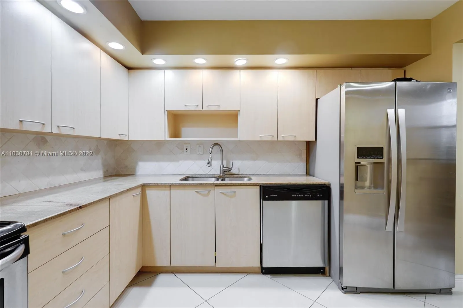 20200 W Country Club Dr, Aventura FL 33180