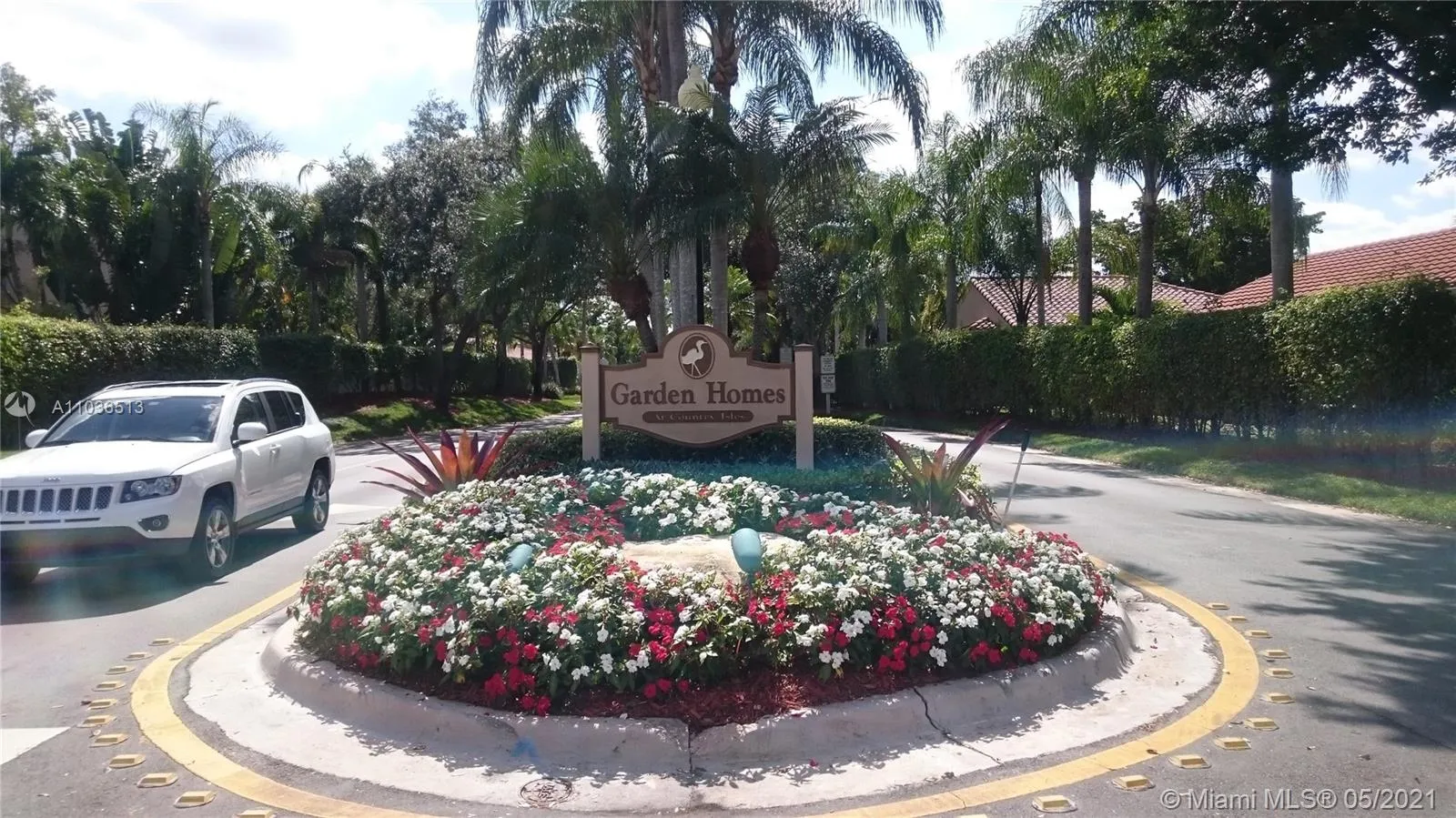 3 bedroom 2 bath for sale at 1350 Seagrape Cir, Weston FL 33326