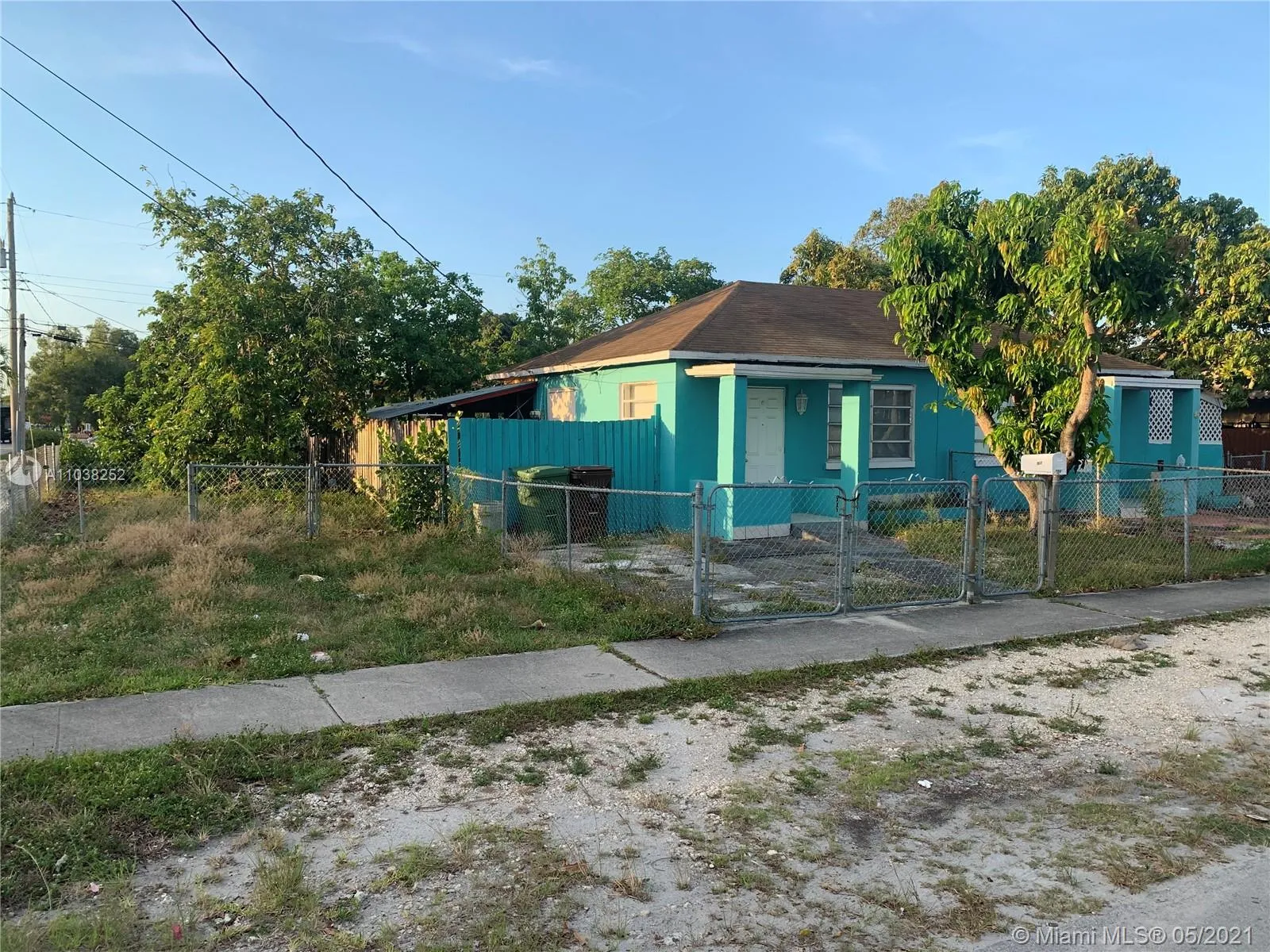 501 E 59th St, Hialeah FL 33013