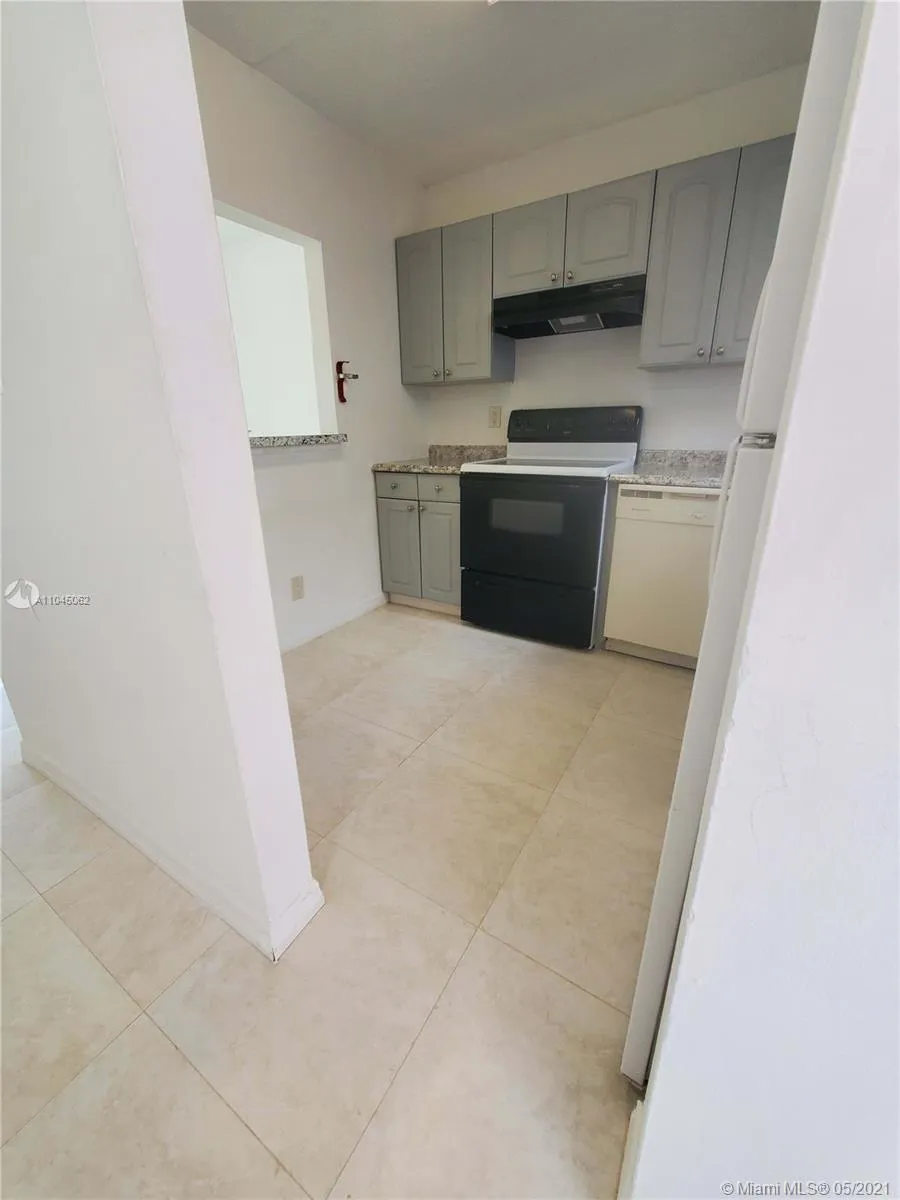 7502 NW 30th Pl # 417, Sunrise FL 33313