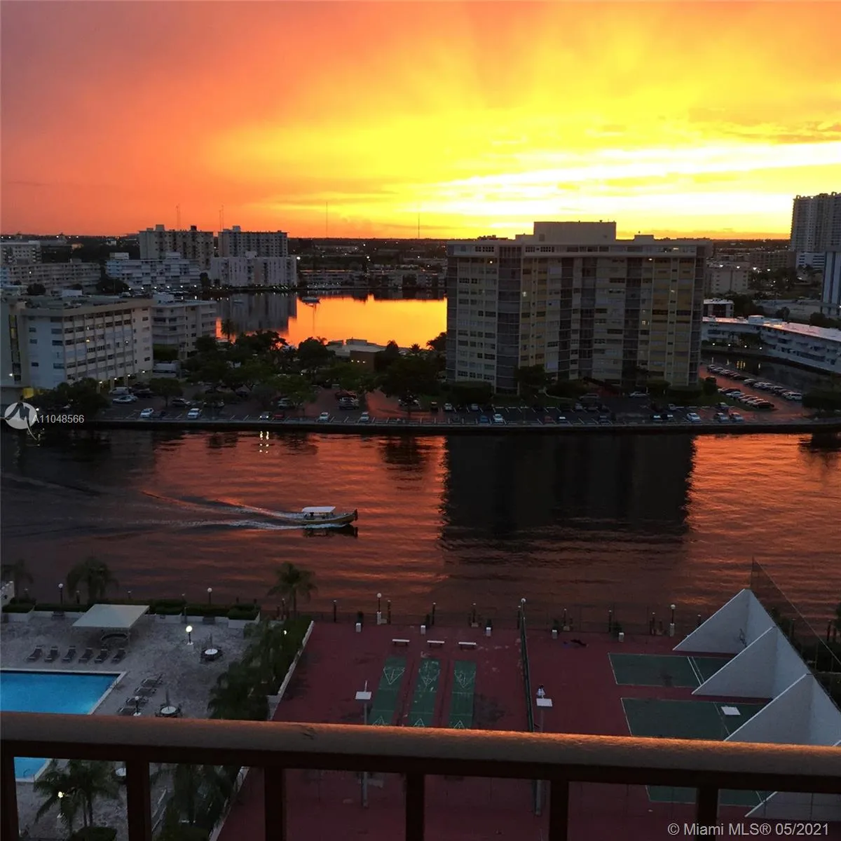 1 bedroom 2 bath for sale at 1865 S Ocean Dr # 16J, Hallandale Beach FL 33009
