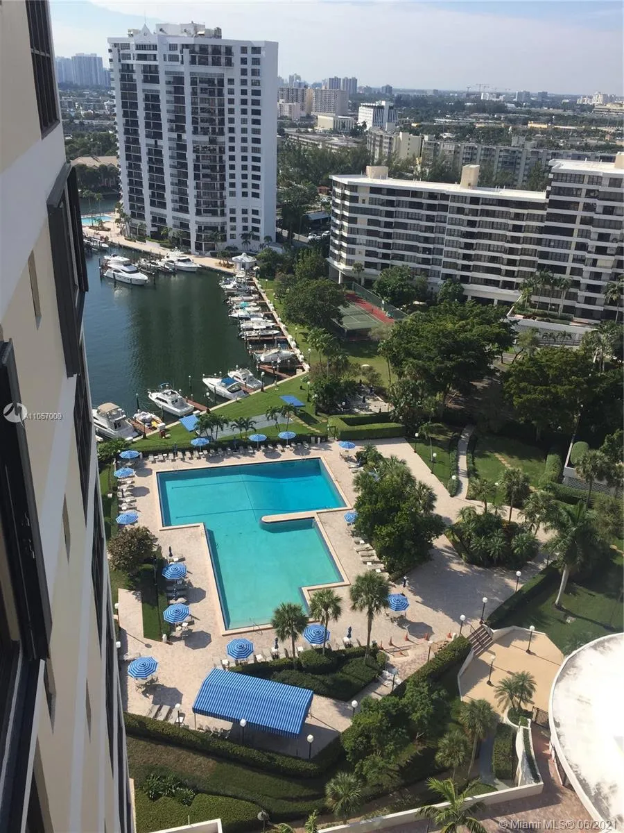 2500 Parkview Dr # 2020, Hallandale Beach FL 33009