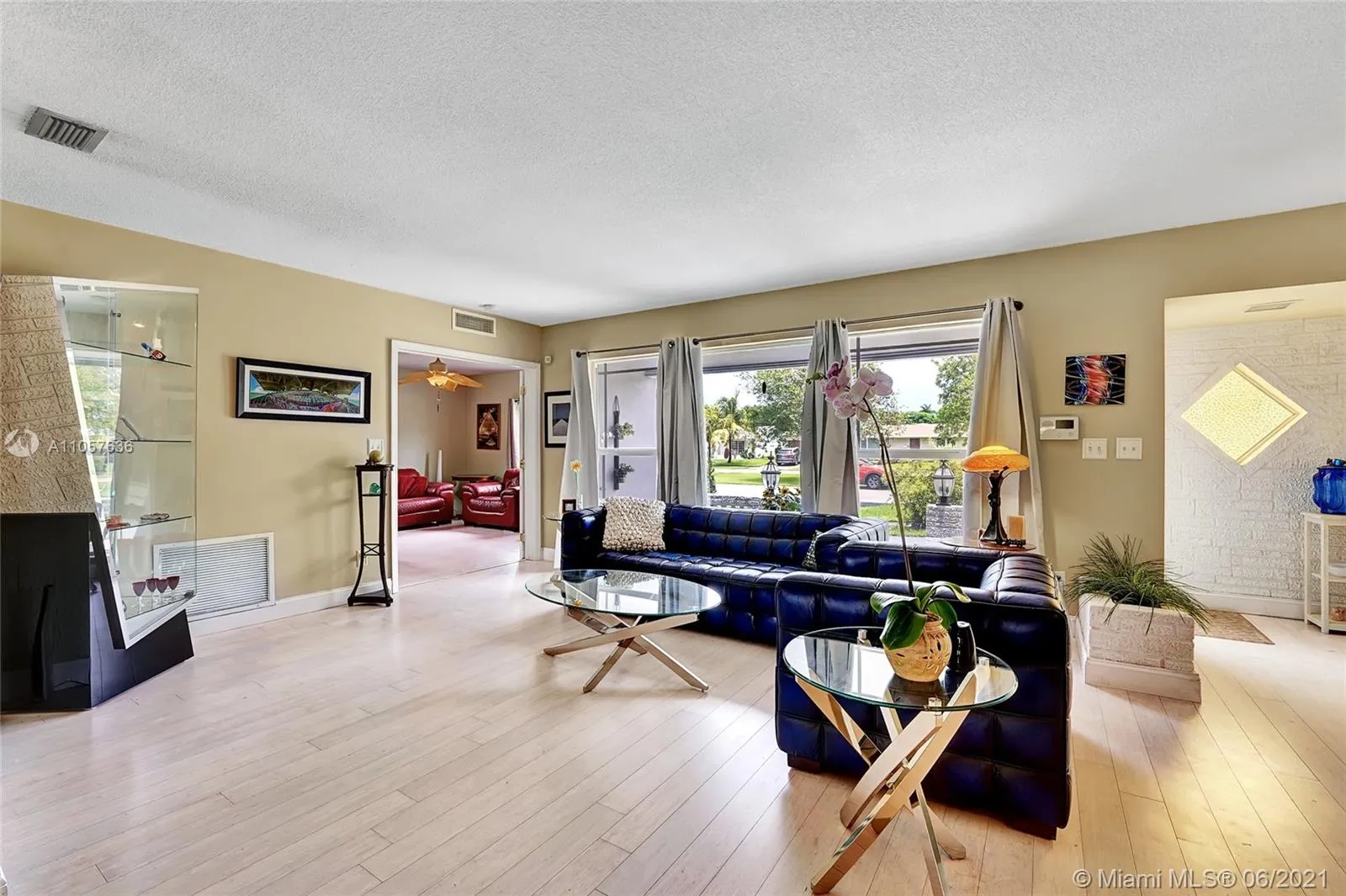 714 S Rainbow Dr, Hollywood FL 33021