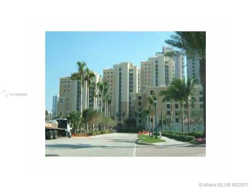 2 bedroom 3 bath for sale at 3340 NE 190th St # 1304, Aventura FL 33180