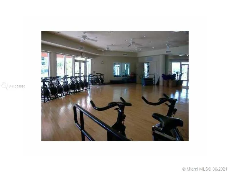 3340 NE 190th St # 1304, Aventura FL 33180