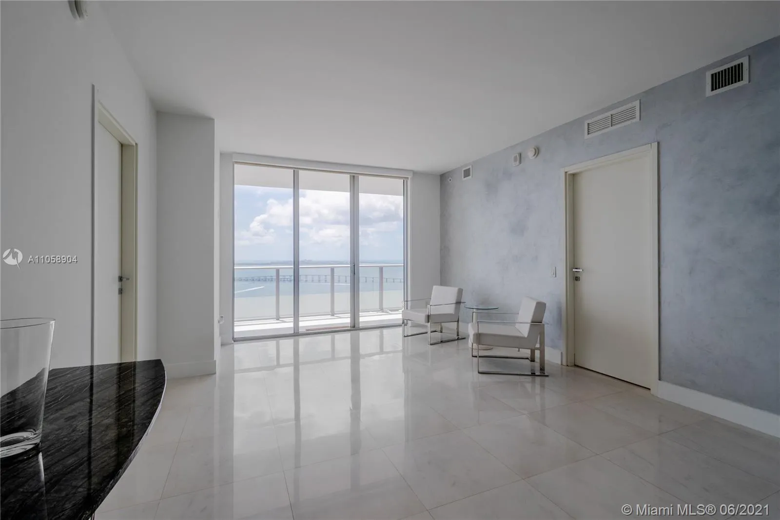 1300 Brickell Bay Dr, Miami FL 33131