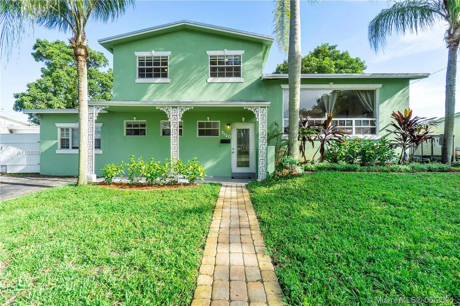 5 bedroom 2 bath for sale at 7120 Duval St, Hollywood FL 33024