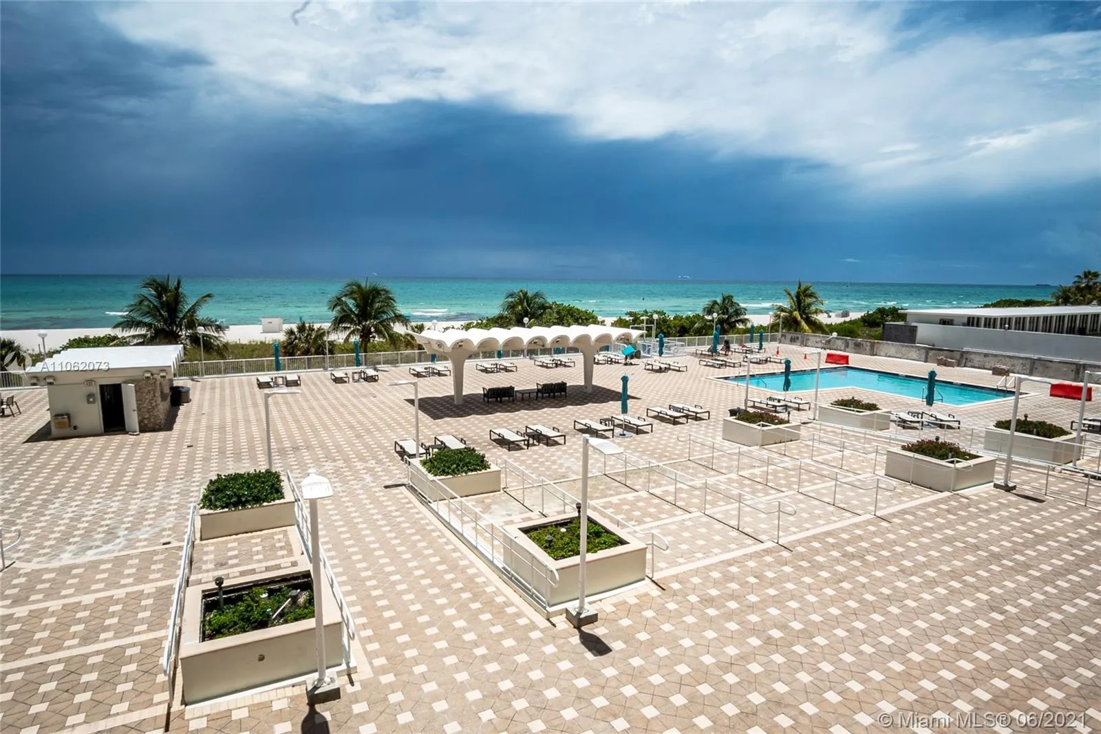 1 bedroom 2 bath for sale at 5701 Collins Ave # 310, Miami Beach FL 33140