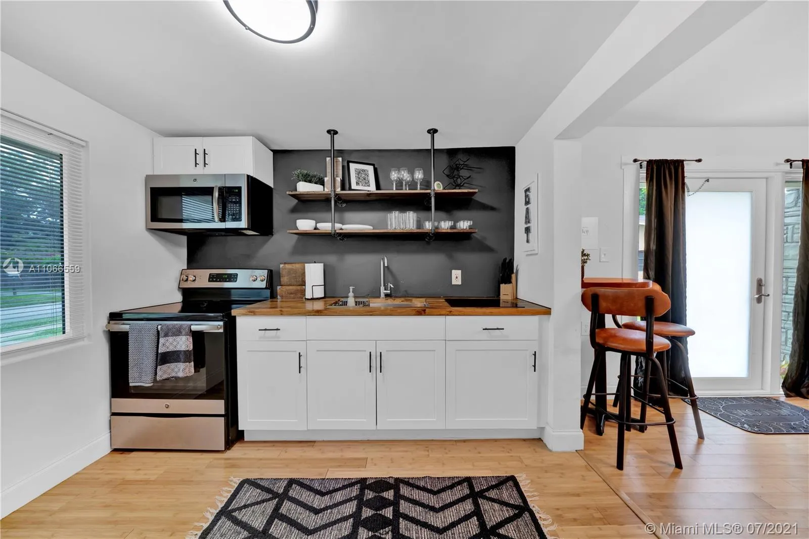 2614 Monroe St, Hollywood FL 33020