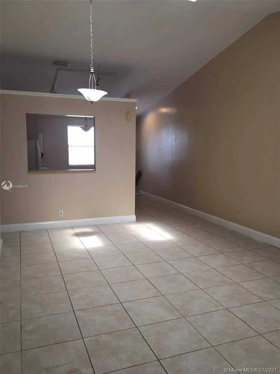 2531 NW 56th Ave # 18, Lauderhill FL 33313