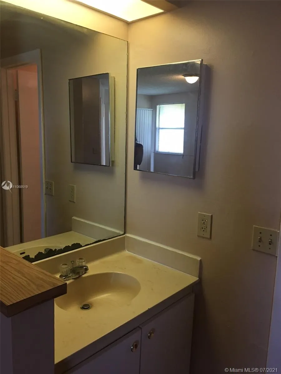 2531 NW 56th Ave # 18, Lauderhill FL 33313